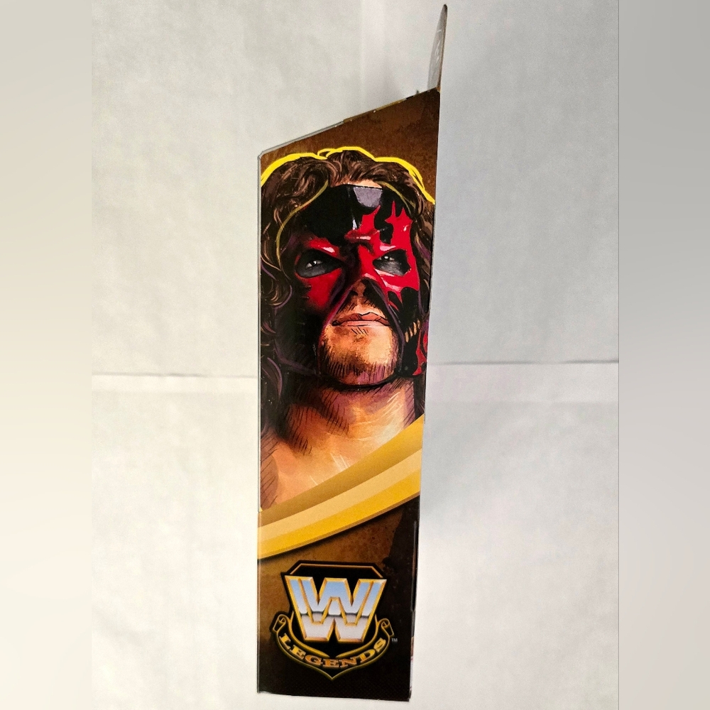 Kane WWE Elite Legends 15 W/ RAW Tag Team Championship - Picture 4 of 4